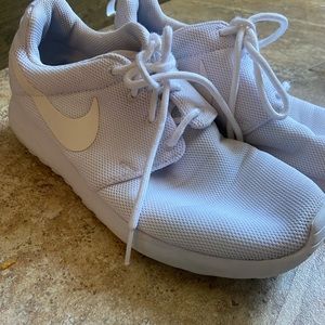 NIKE ROSCHE size 8.5